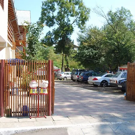 בית הארחה Vila Ekon אפורי נורד